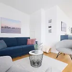Seaside شقة